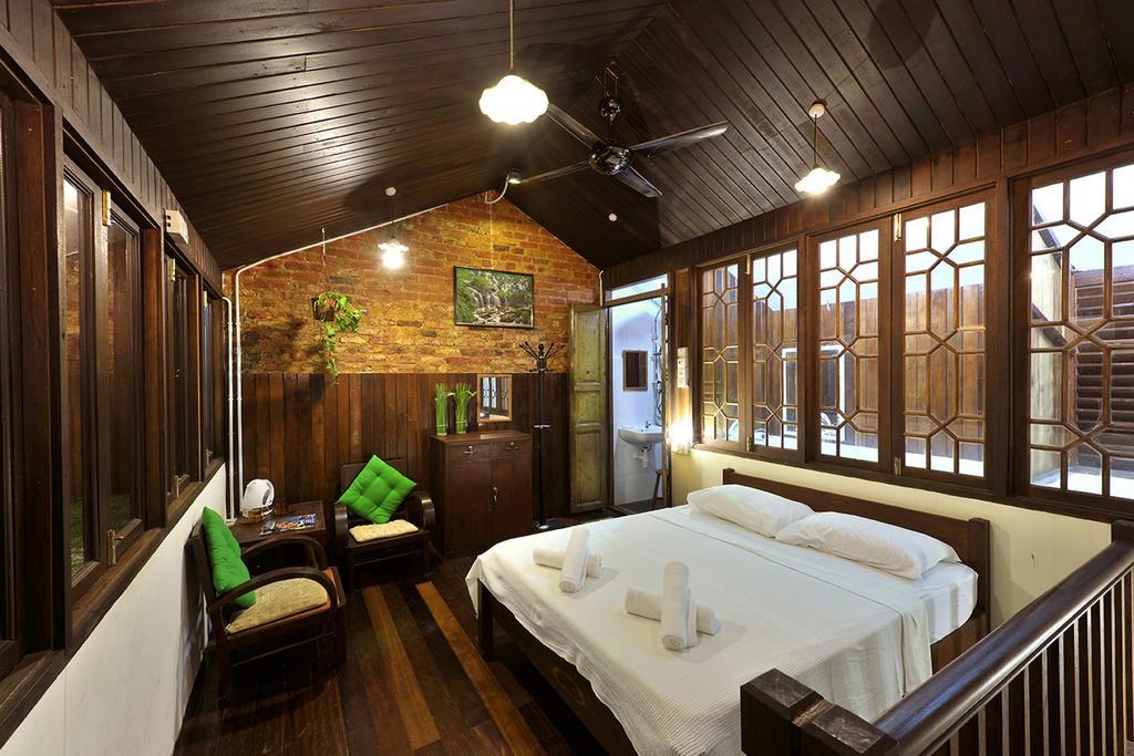 Silver Shine Guesthouse George Town Exteriör bild