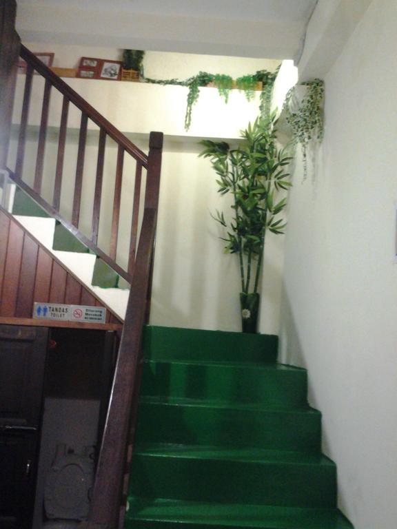 Silver Shine Guesthouse George Town Exteriör bild